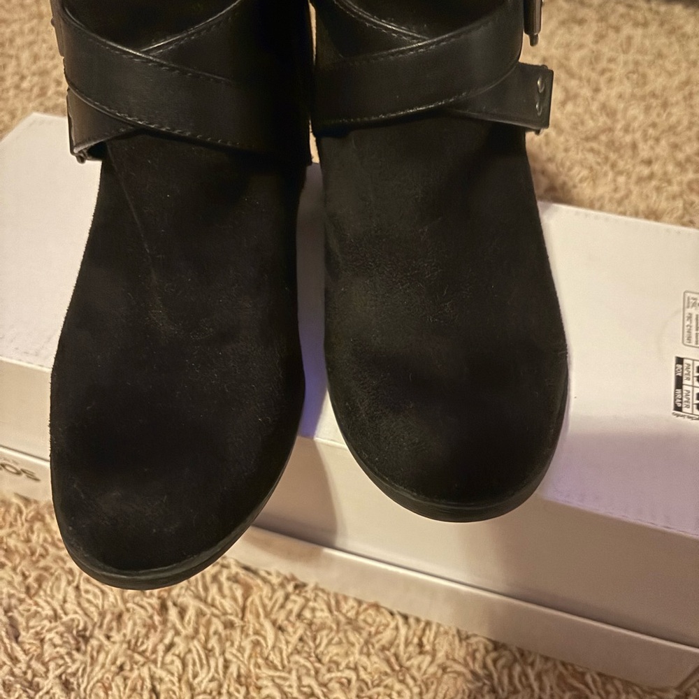 Indigo Rd black booties size 6